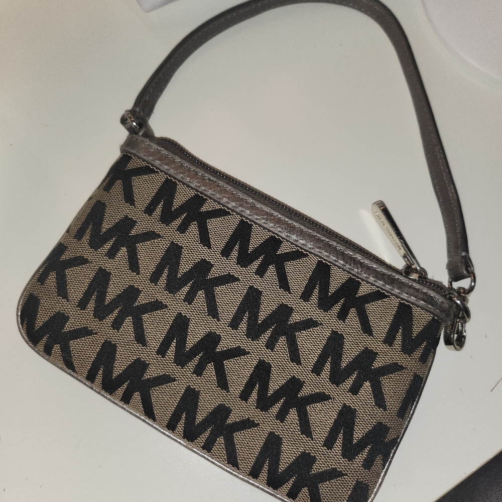 Michael Kors Wristlet